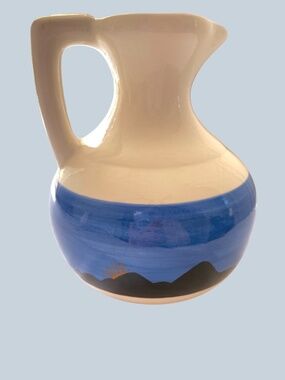 Ute Mtn Tribe Handcrafted SWestern Landscape White Blue/Black Signed Pitcher 9"